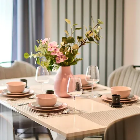 Bavaro - Pool & Apartman Năvodari